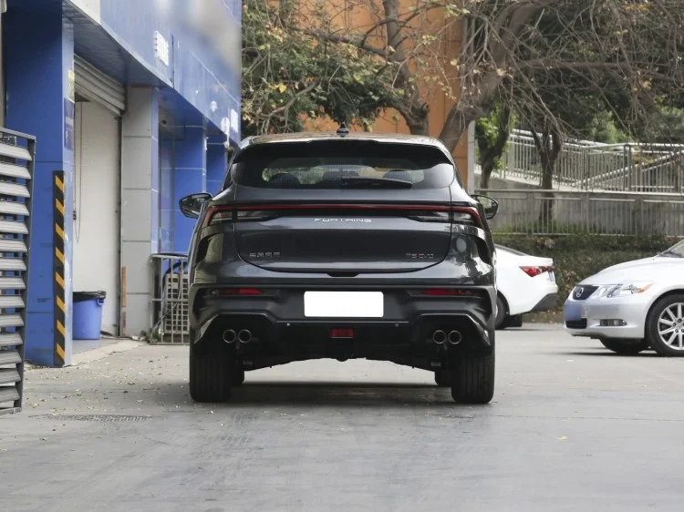 new Dongfeng Forthing T5 EVO petrol car SUV 1.5 shiny version