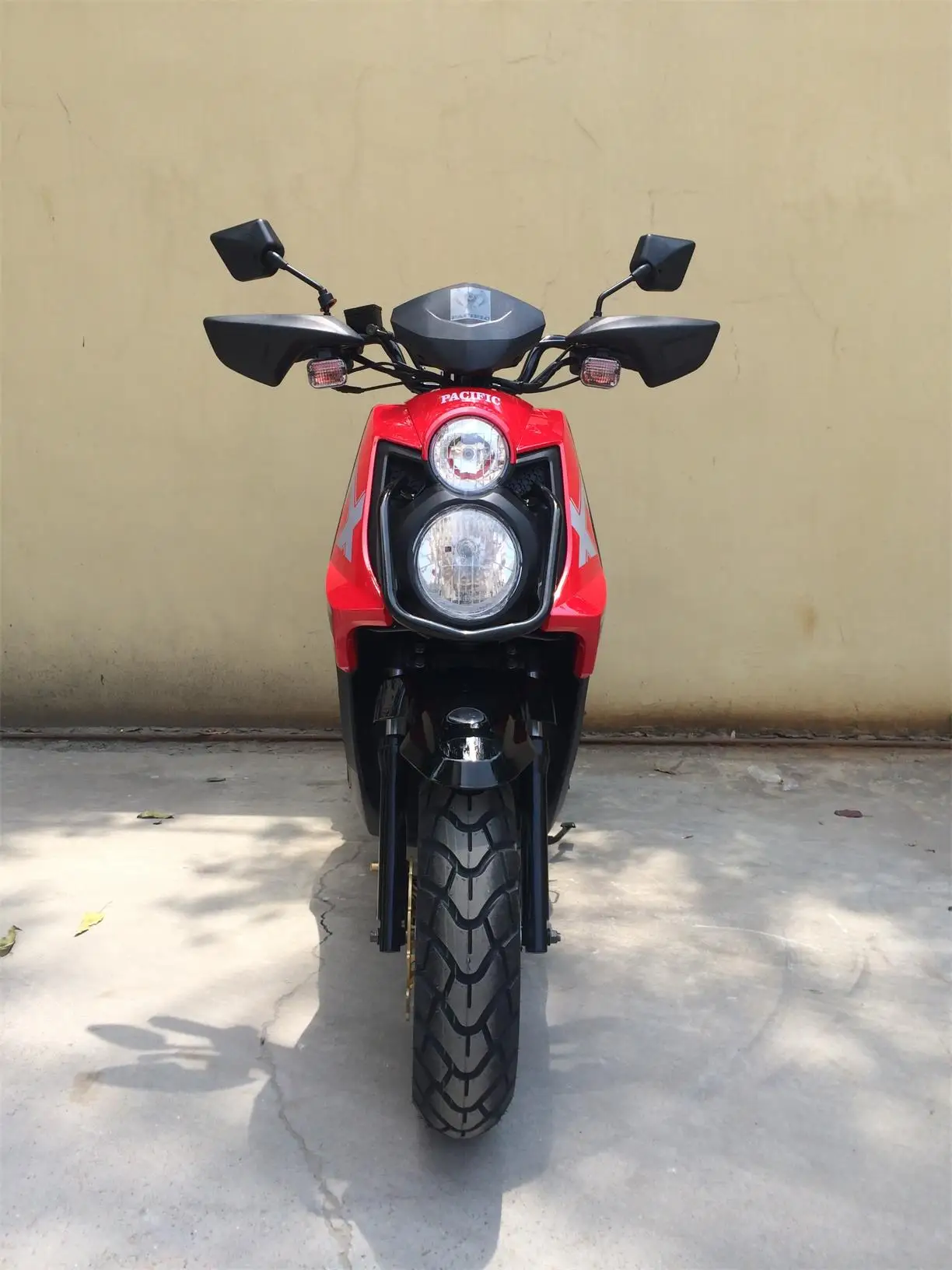 Long range Red bws customized CKD SKD CBU 80 125 150CC gas scooter with chair for girl