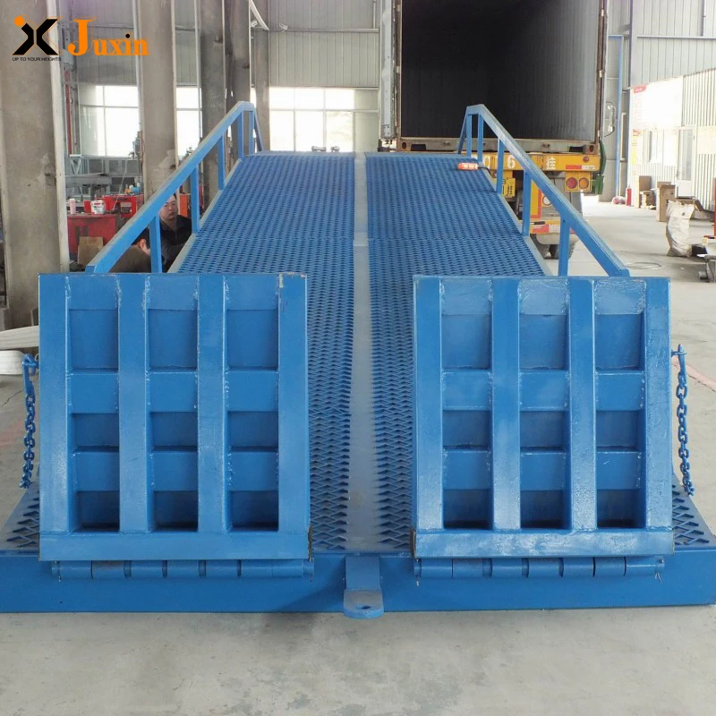 Mobile boarding bridge warehouse container loading and unloading platform 10 tons hydraulic traction boarding bridge
