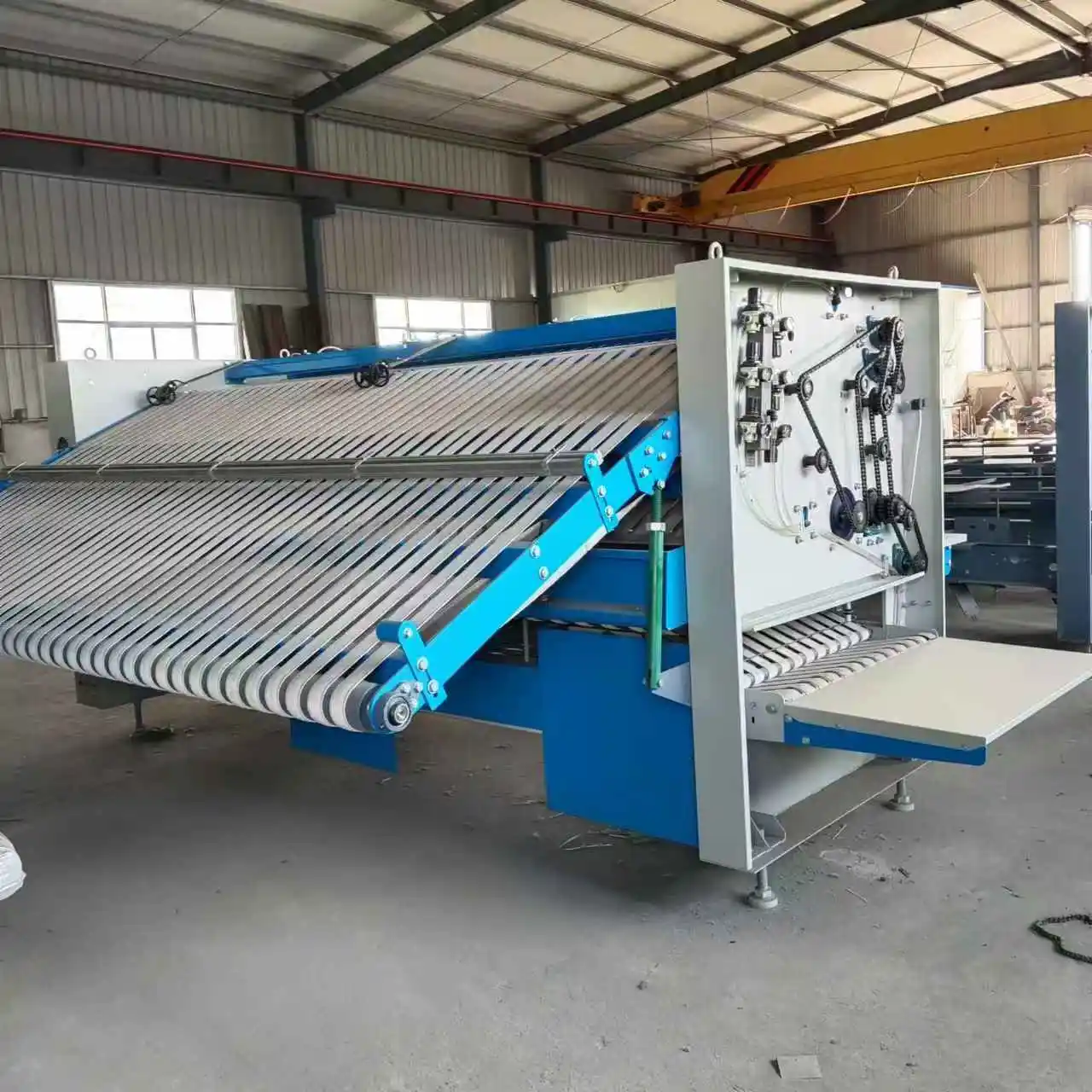 Automatic non-woven fabric folding machine, multi-function mechanical equipment, bed sheet folding machine
