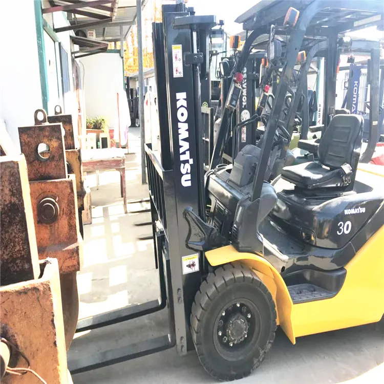  Вилочный погрузчик komatsu 3 тонны б/у вилочный