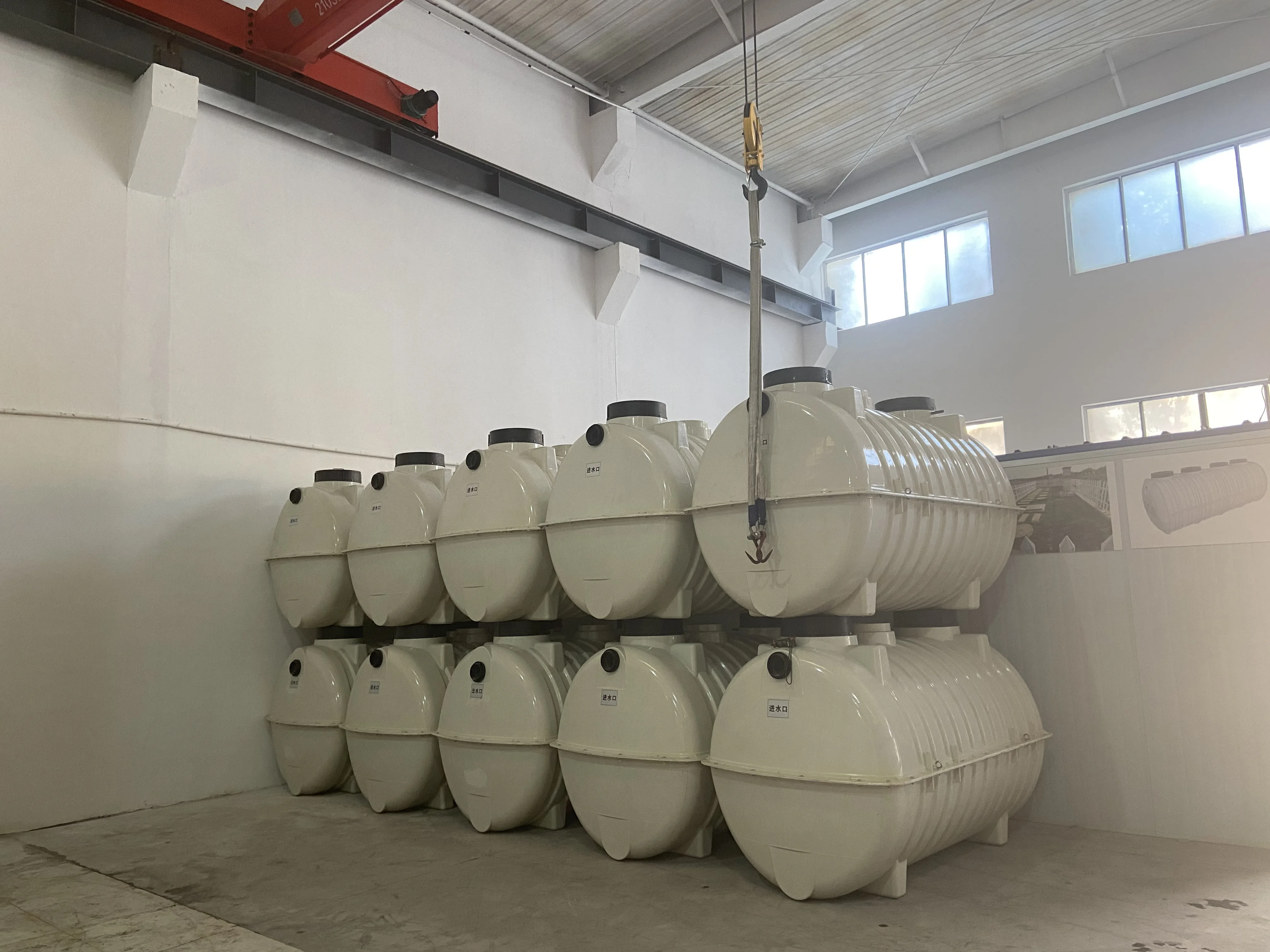 1 CBM Per Day Mini Domestic Sewage Treatment PE Purification Tank For 3 Households