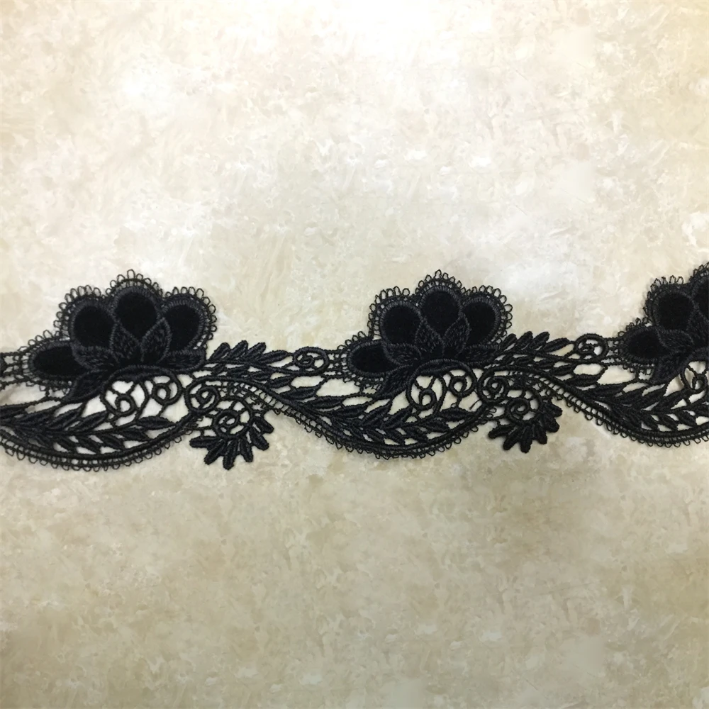 New High Quality Embroidery custom Garment Accessories Venice lace Wholesale Price Black/White French Lace Trim For Bridal