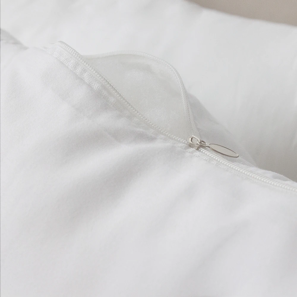 100% Polyester Bed Decorative Insert Square Pillows Indoor Decorative Pillow  Hypoallergenic Throw Pillow for Couch