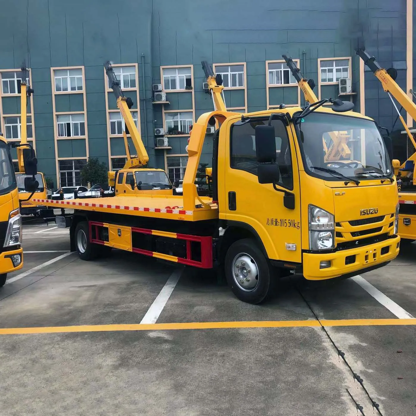 Cheap Isuzu 5 Tons Flatbed Towing Truck 4x2 Hydraulic Isuzu Wrecker Trucks For Sale