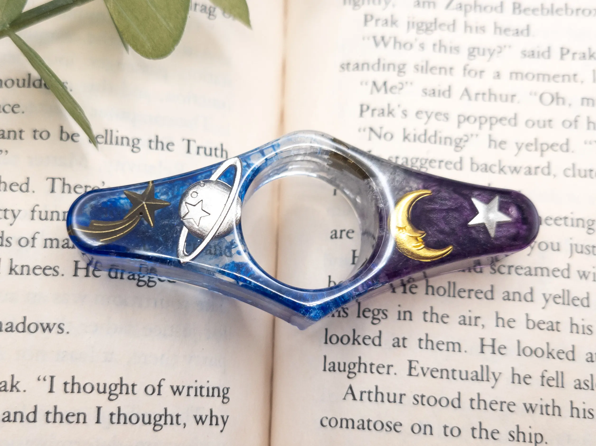 Space Moon Star Resin Book Press Thumb Page Holder Reader Gift Bookmark Reading Aid Gift