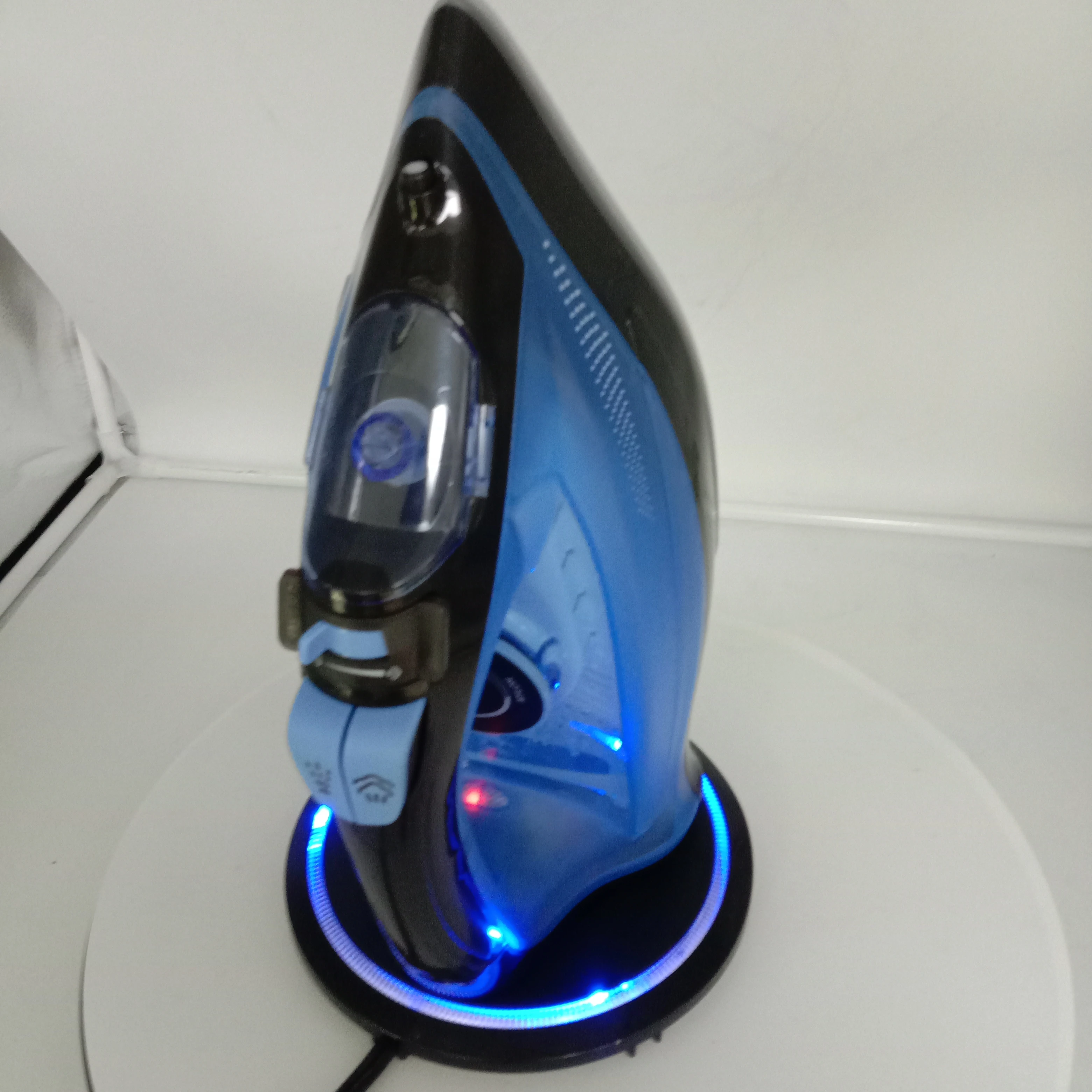 Мощный паровой спрей мощностью 2600 Вт Беспроводной утюг с керамической подошвой