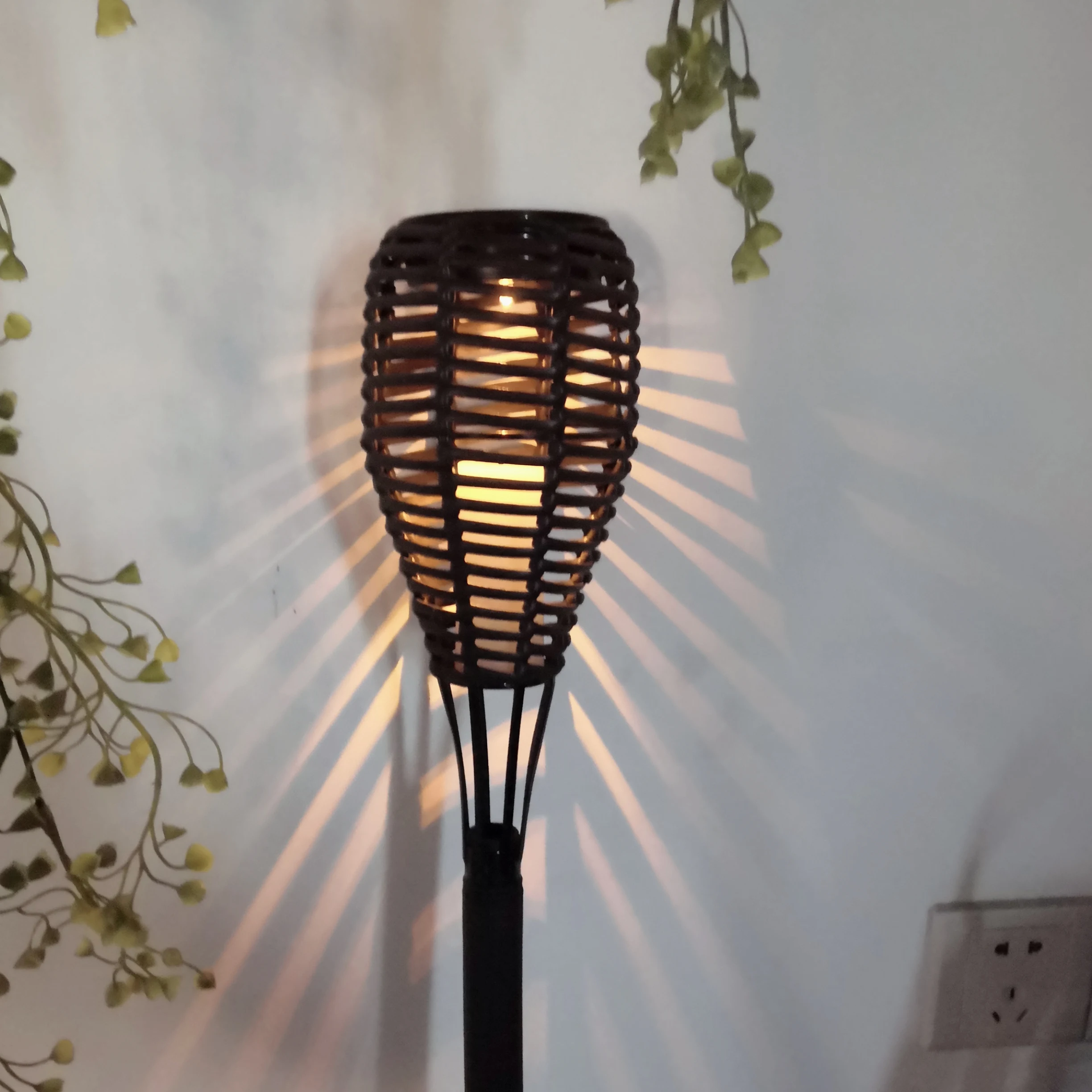 2023 Hot Sale Waterproof LED Solar Fire Flickering Flame Torch Garden Light solar yard light