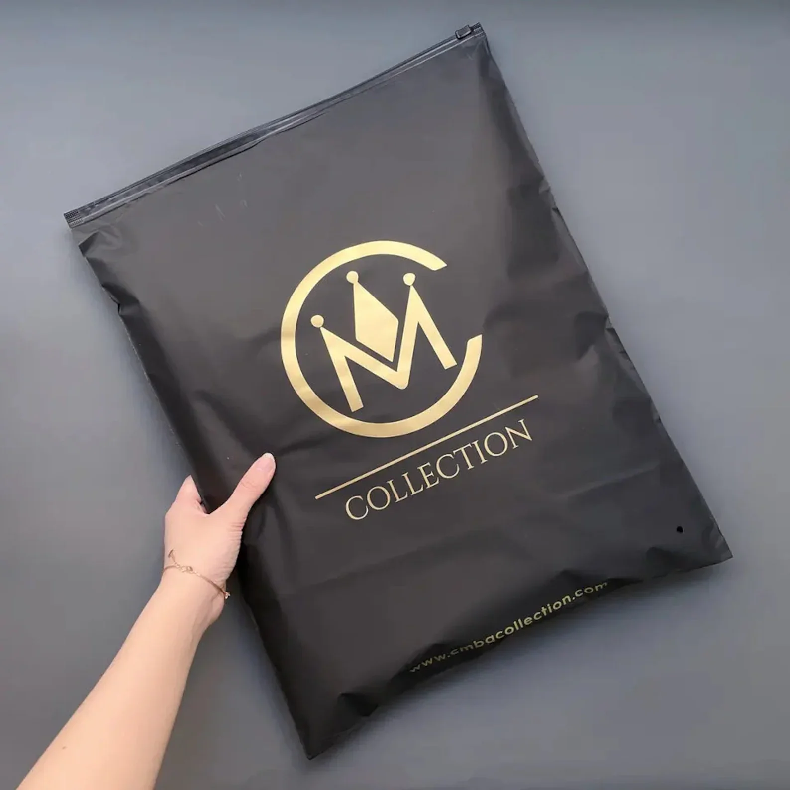 black Wholesale factory price custom Logo Self Sealing shirt Clothes Zip Lock Clear Ziplock Plastic Zipper Frosted Clothing Bags