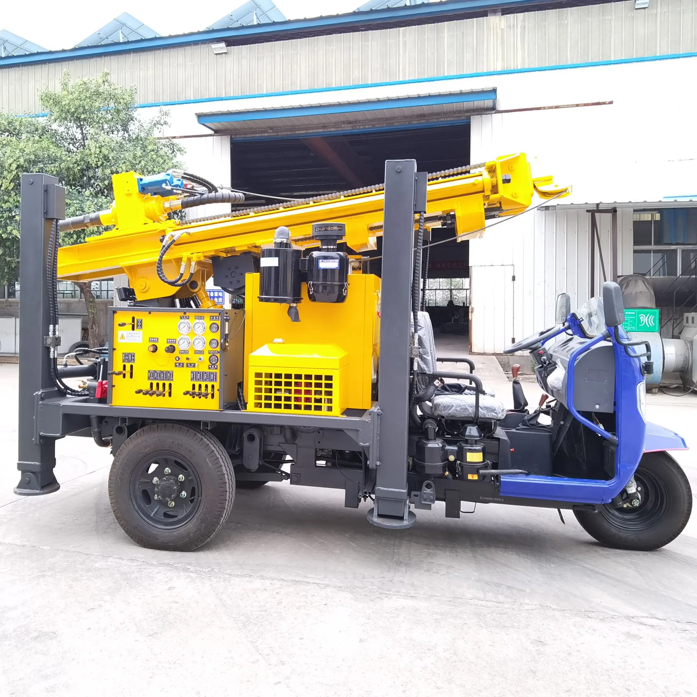 BDM-200TT model tricycle mounted DTH water well drilling rig