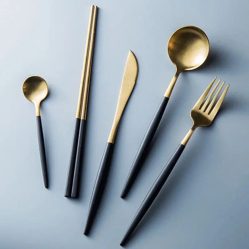 
5 pcs Luxury Wedding Cutlery Gold Plated Flatware dinner knife Stainless Steel Spoon Fork chopstick Golden Cutlery Set For Event 