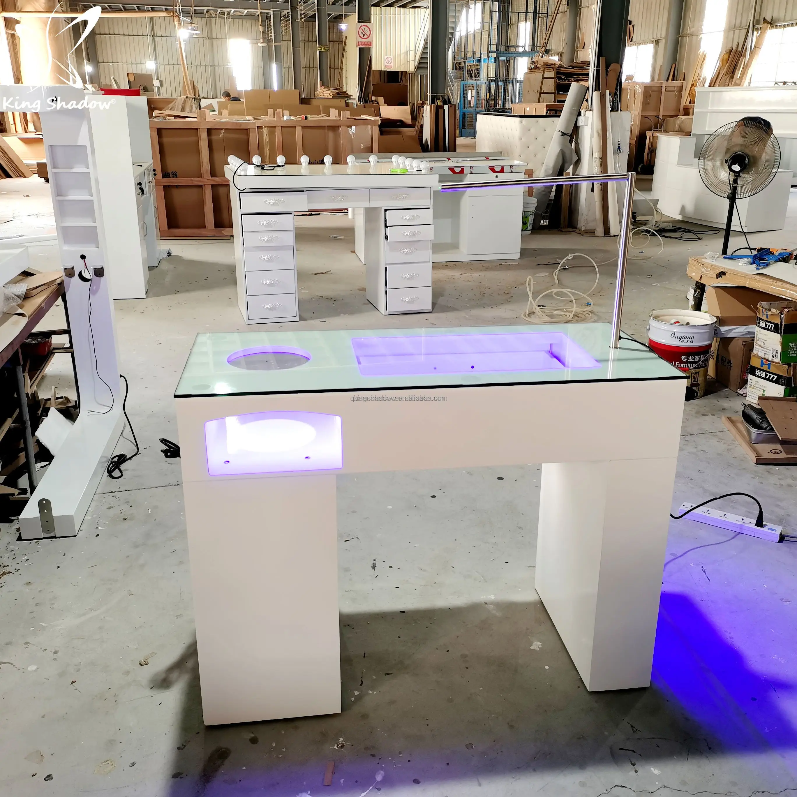 Hot-Selling Products Exclusive Beauty Salon Light Luxury Professional Manicure Table Nail Technician Nail Tables