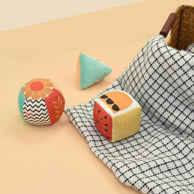 Baby Hand Catching Cloth Ball Toys Infant Interaction Colored Rattle Bell Bed Hanging Rattle Fitness Toys