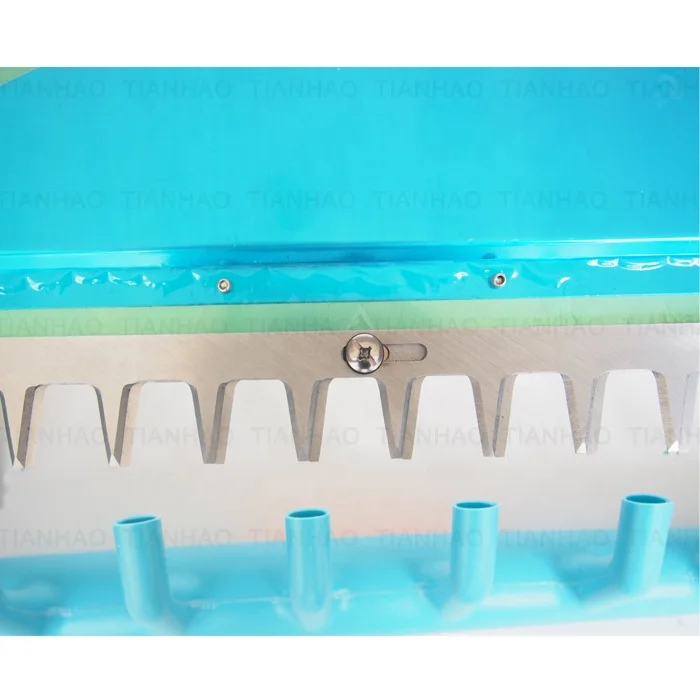 L4C-60 One man operated gasoline tea leaves plucker