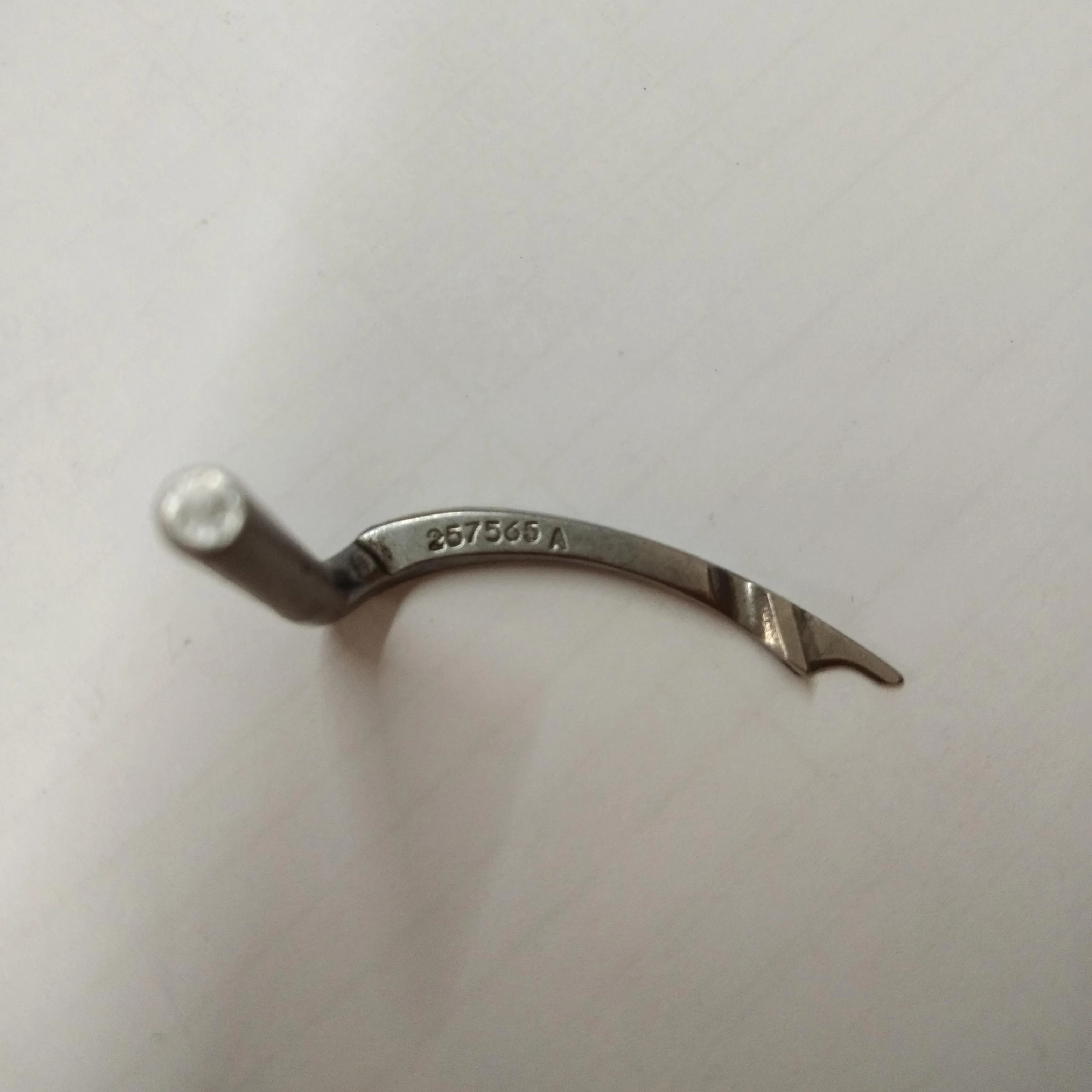 Industrial Sewing Machine 257565A Spreader For Pegasus W500 Cover Stitch Looper