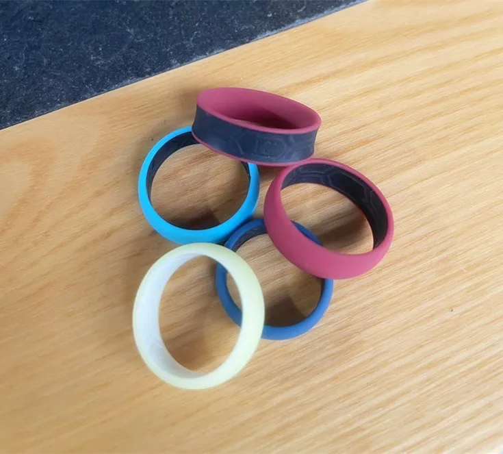 High quality matte and shiny silicone wedding ring for men silicone wedding bands with custom engrave logo