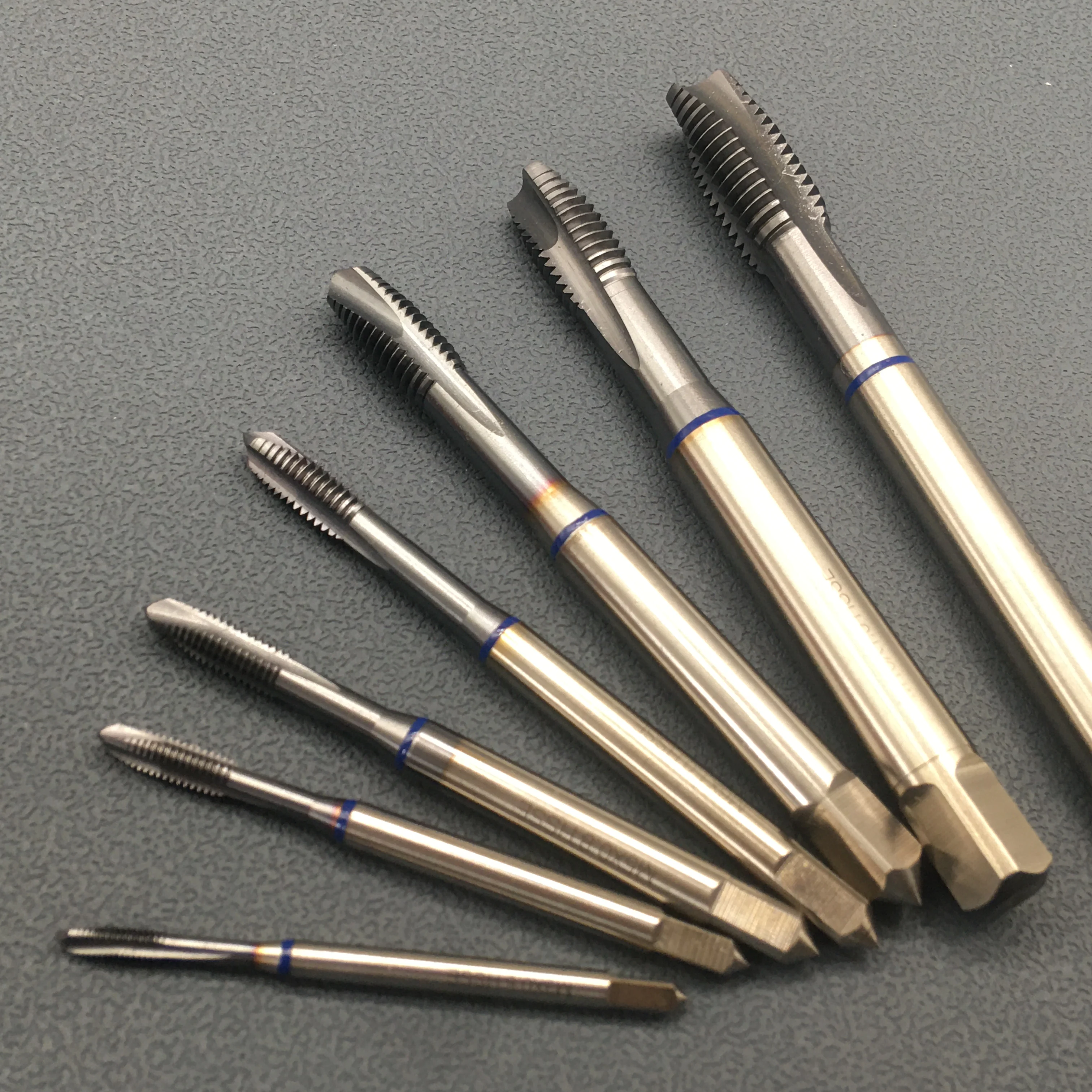 JIS Standard high Speed HSS M2-M20 Metric Cutting Tool Spiral Machine Screw Thread Taps