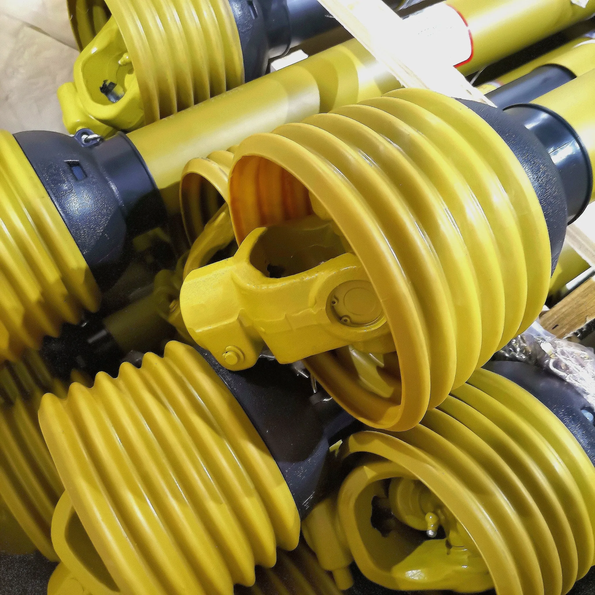 U joint drive shaft T1 800mm Agricultural Machinery PTO Shaft agricultural tractor 01B Push Pin Yoke with yellow wave cover