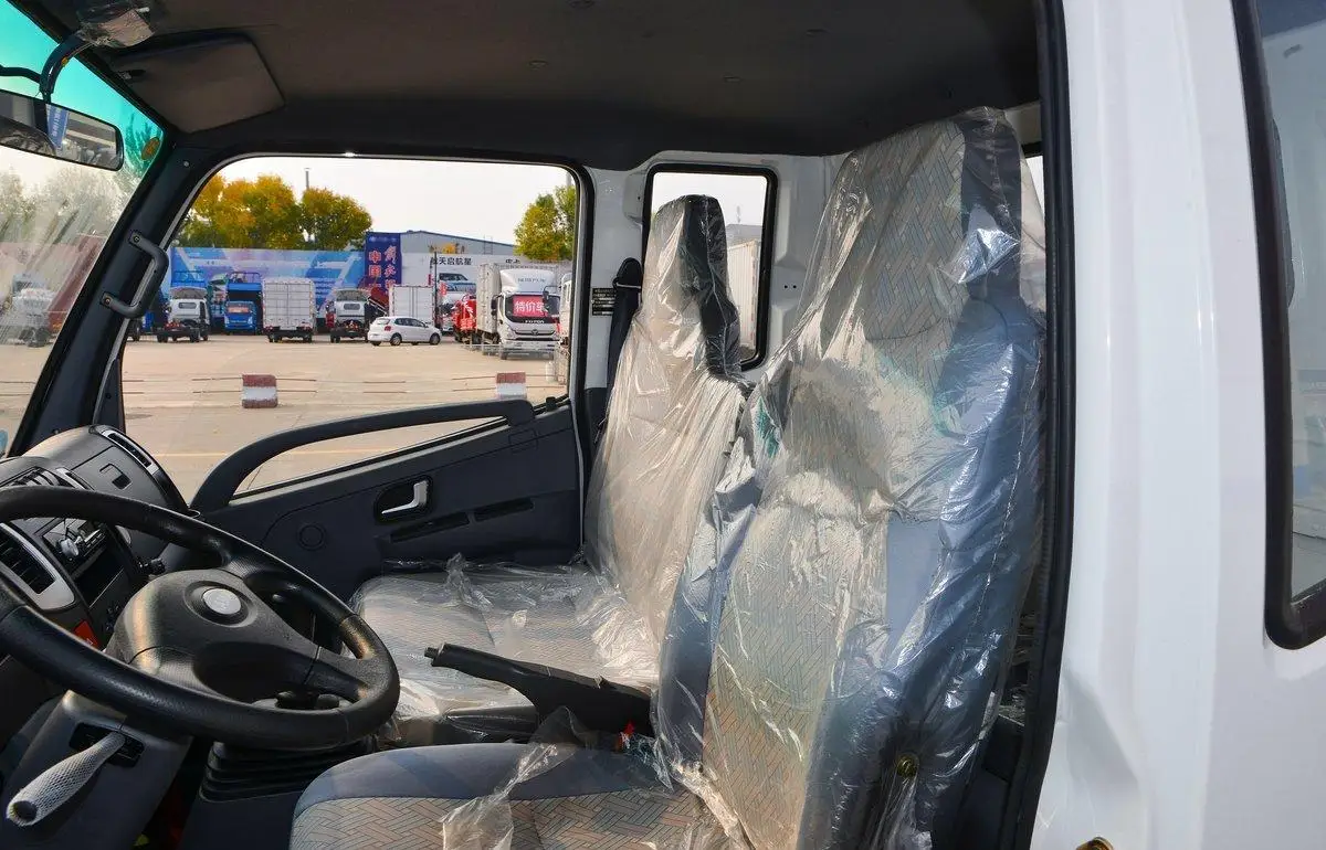 Wholesale Hot Style KAMA Chinese Mini Truck 3.25m Single 4x2 2T Gasoline Left Hand Truck Food Trucks For Sales