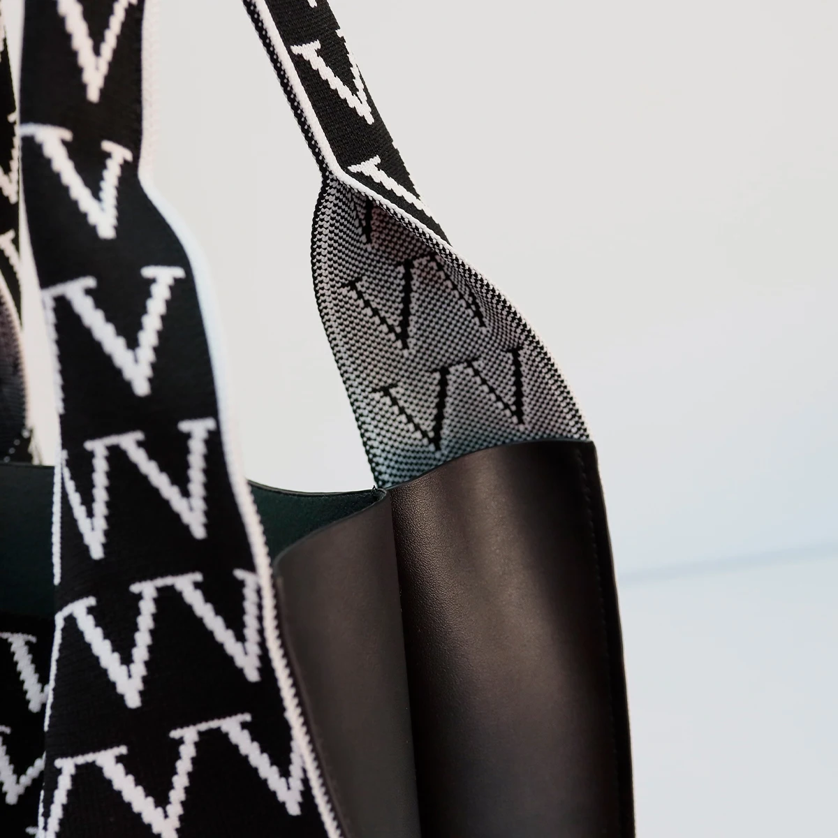 Fashion Designer Light Luxury Custom Leather Knit Travel Tote Shoulder Bag