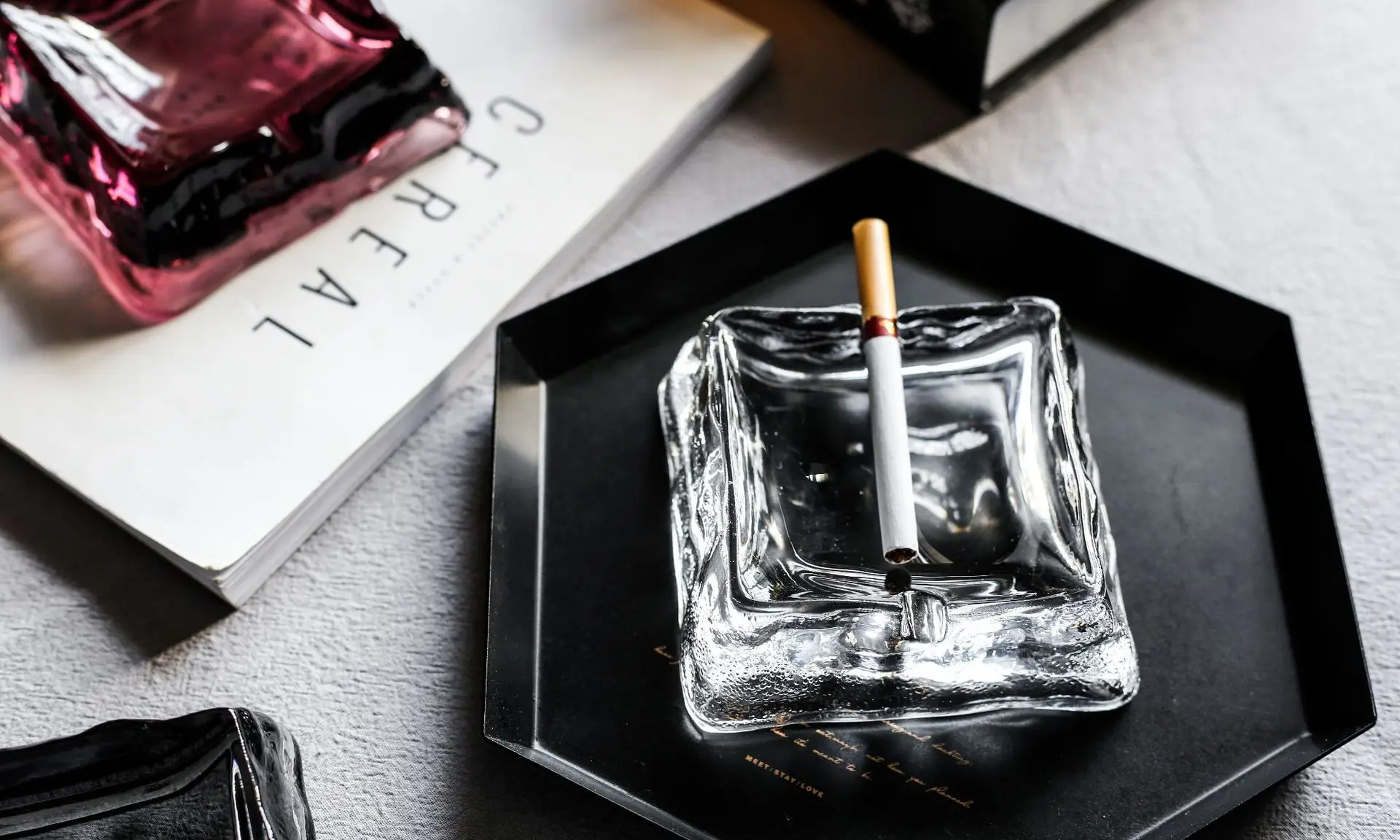 Hot Sale High Quality Glazed Modern Portable Ashtray Wholesale