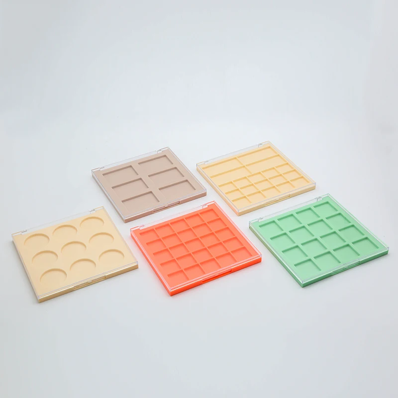 19 Color Logo Accepted  Plastic Cosmetic Packaging Case Transparent Empty Eyeshadow Palette Container