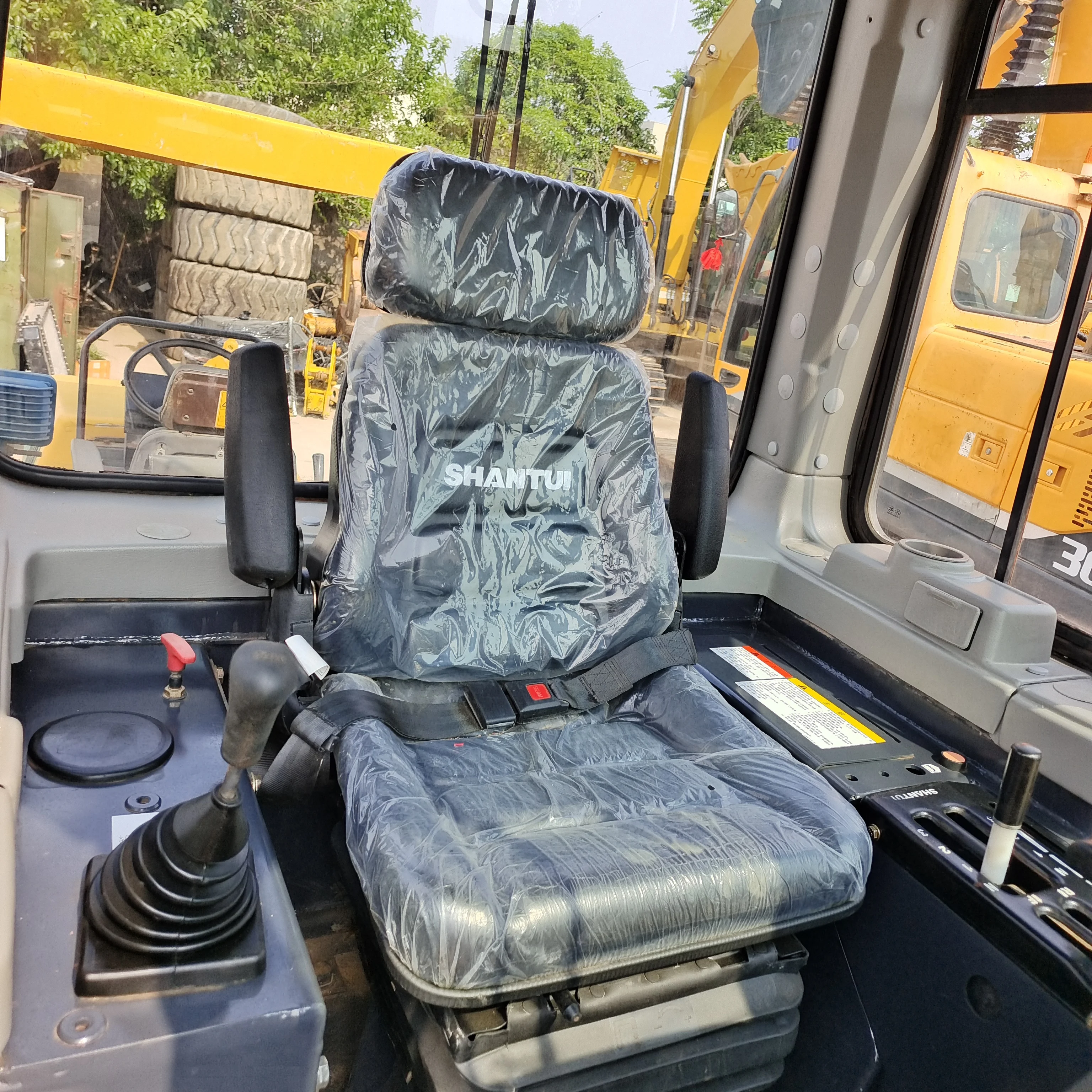 SHANTUI 220HP SD22 Crawler Rock Bulldozer 320Hp Shantui Bulldozer SD16 SD32 On Sale