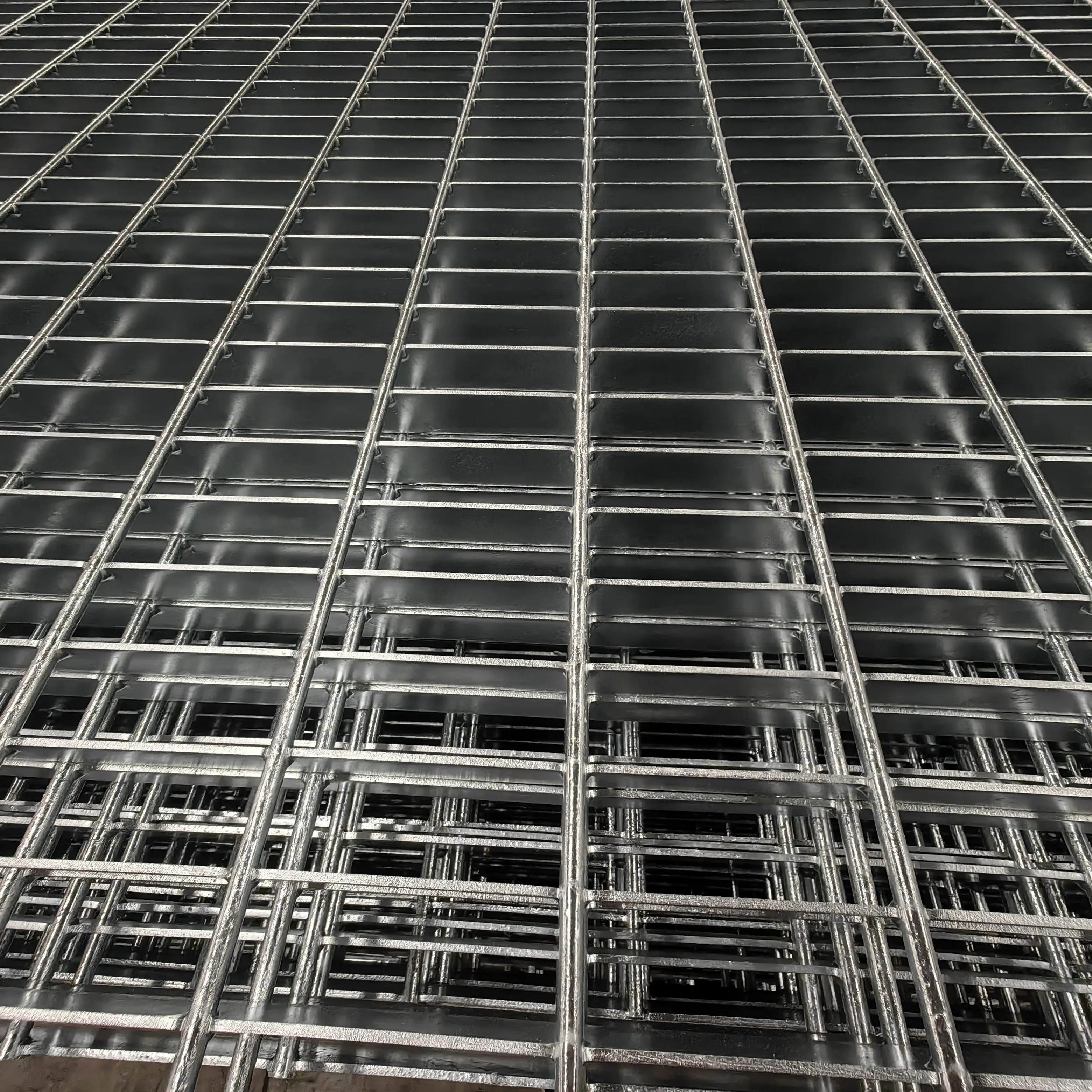 40*5mm Grating Metal Floor Drain Storm Drain Galvanised Steel Grating Drainage Cover For Road Driveway