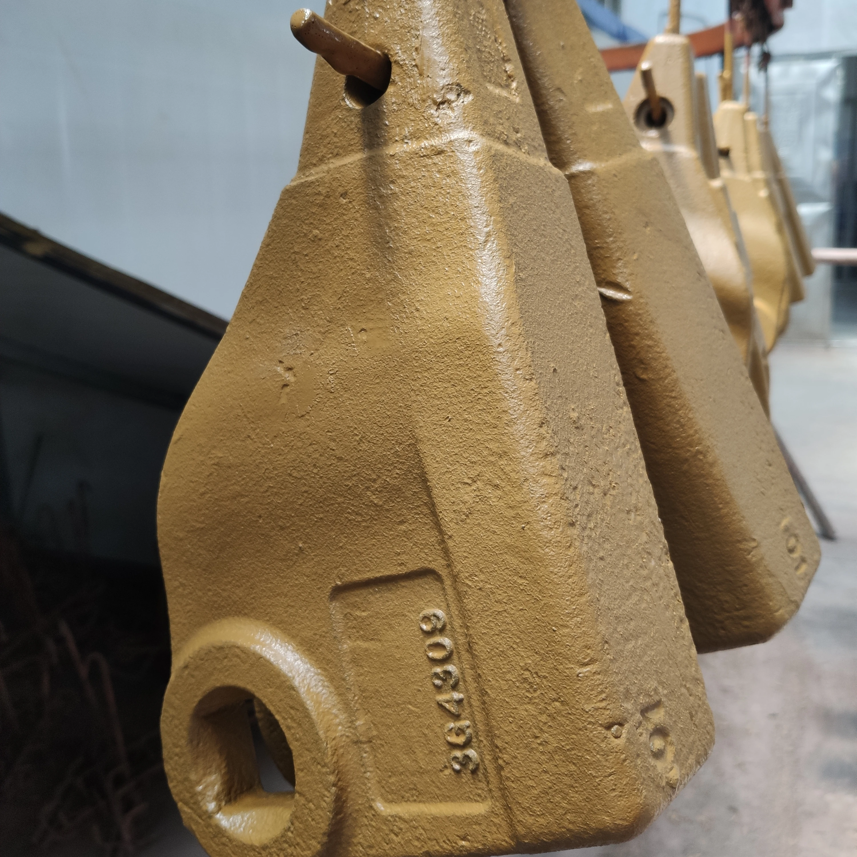 Wheel Loader Bulldozer Bucket Cutting Edge and End Bit Blade for CAT