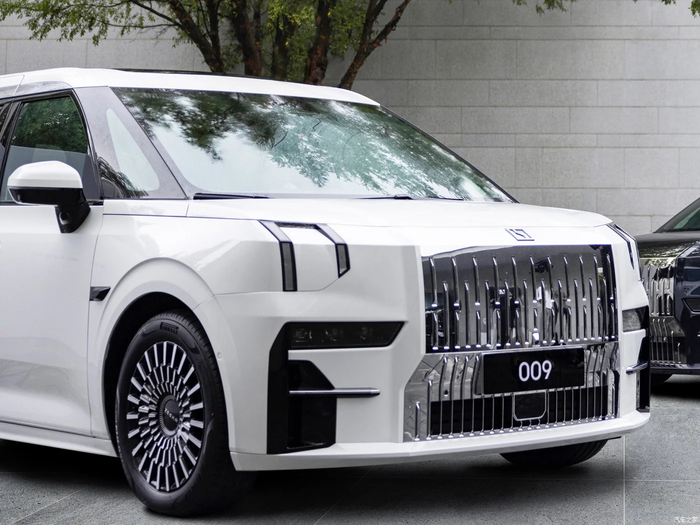 Zeekr 009 car zeekr electric car 2022 MPV 400kW WE ME 702km 822km 6 seats silver black luxury electric car AWD