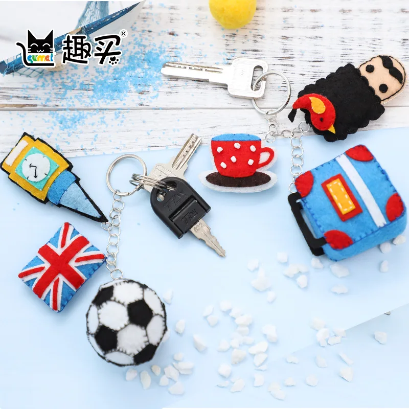 Dropshipping Non Woven Diy Sport Couples Fashion Keychains Pendant Luxury Keychain Toys