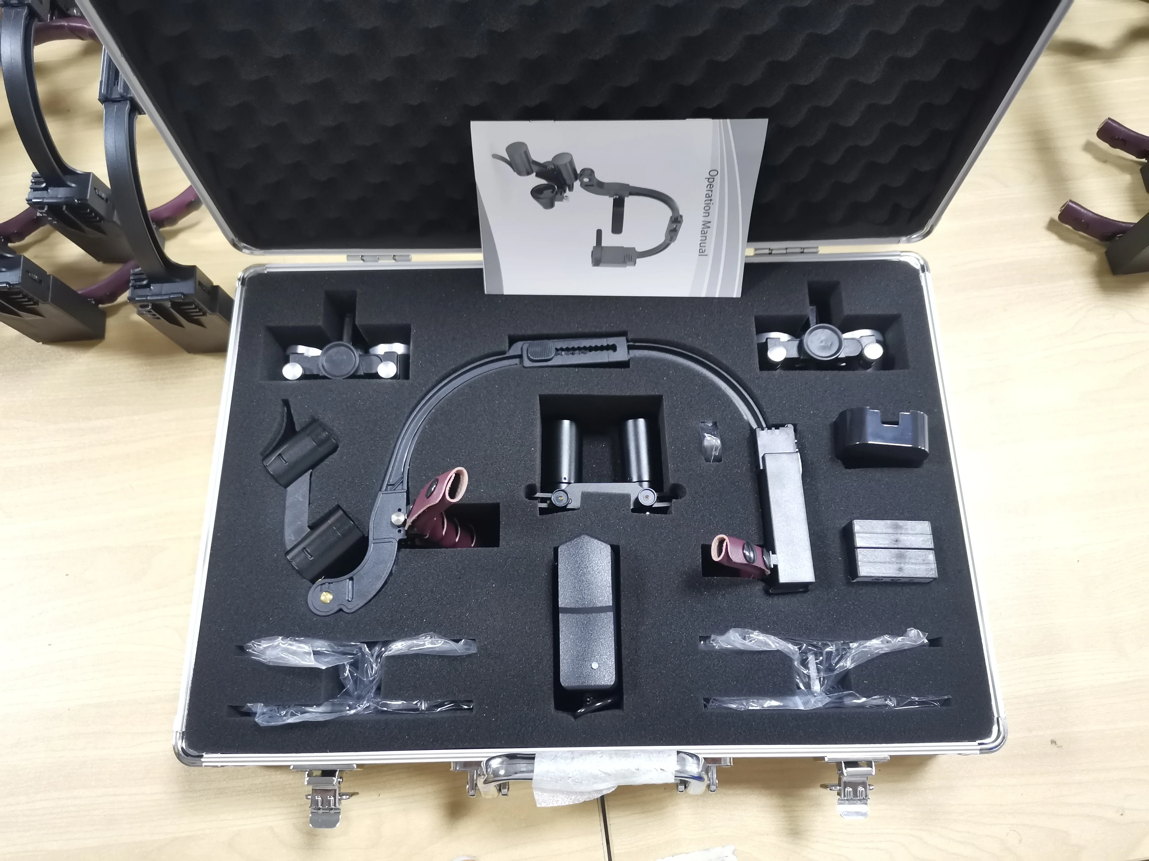 Dental Surgical Headlight 6X Magnification Binocular / Dental Loupes With Light For Lab Equipment Headlamp