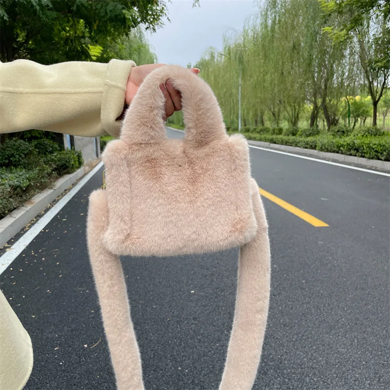 2025 Winter Latest Fashion Designer Solid Fur Tote Bag Soft Pink Fluffy Bag Fur Purses And Handbags