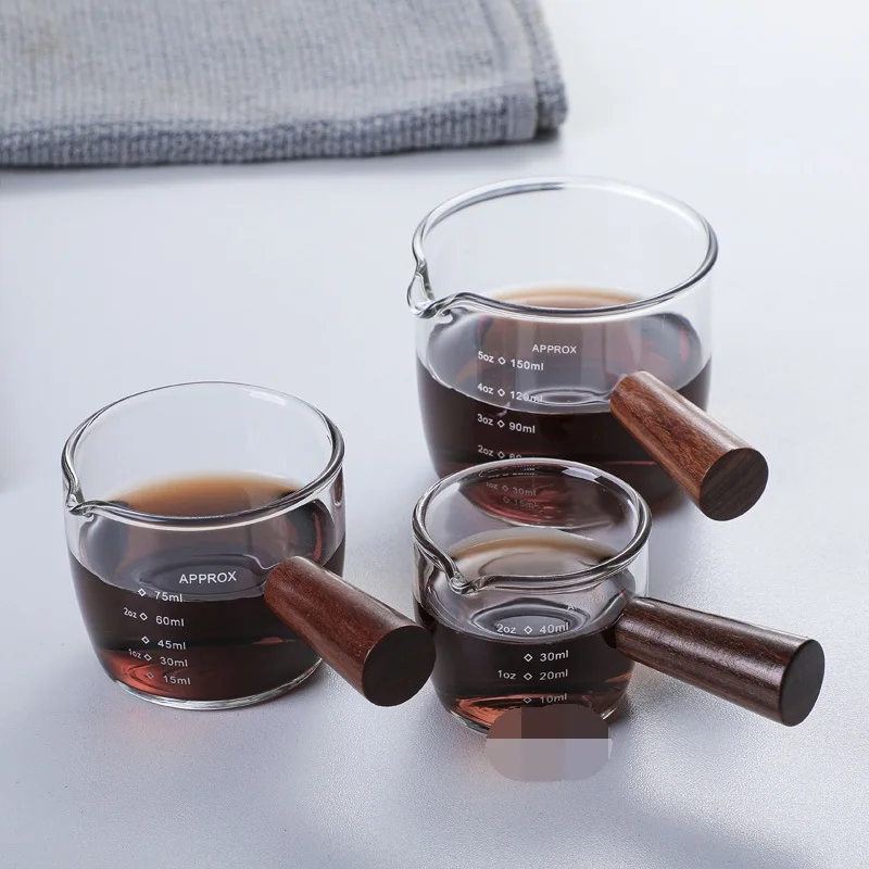 One Spouts Measuring Triple Pitcher Milk Cup with Wood Handle 40ML 75ML 150ml Espresso Shot Glasses Parts Clear Glass dispenser