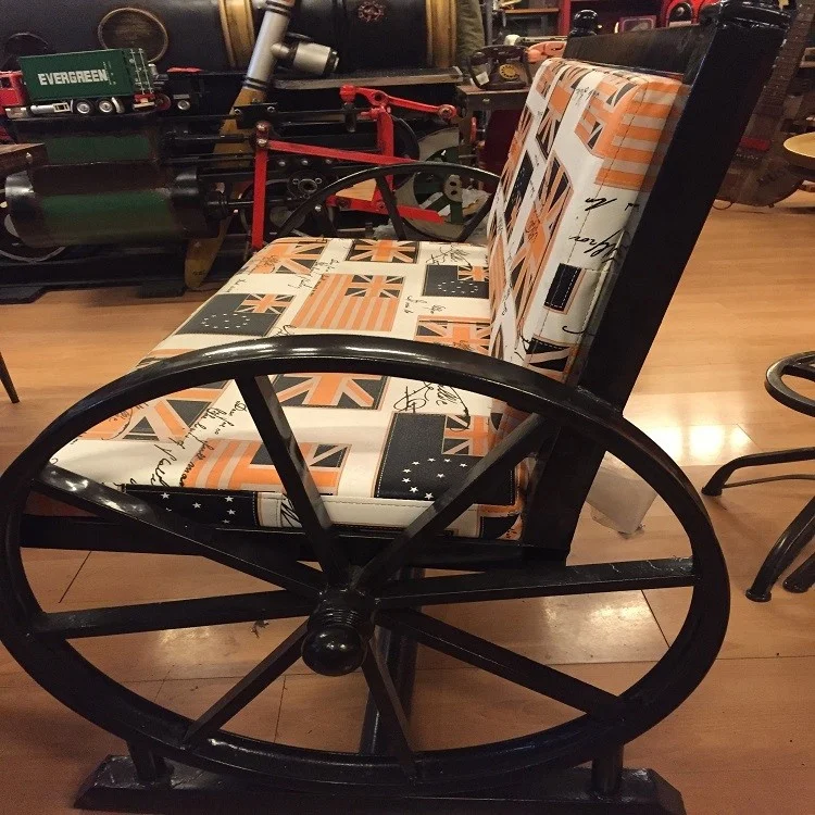 
Wholesale Chair Table Antique Metal Iron Bar Furniture Sets With Two Wheels England Flag Chair Decoration 