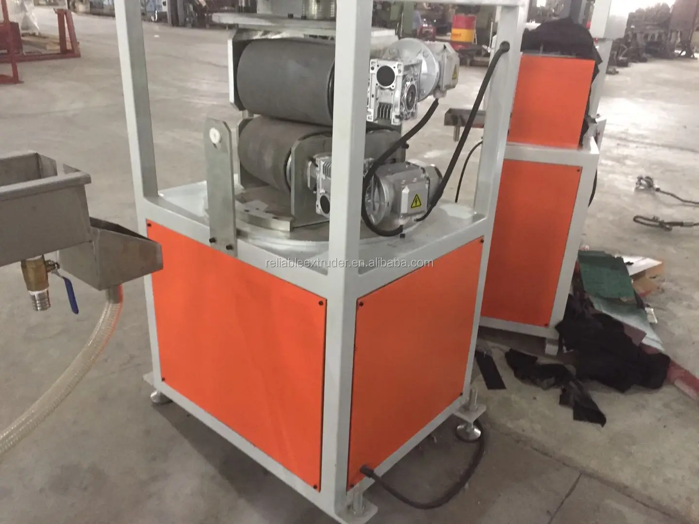 spiral pipe haul off machine