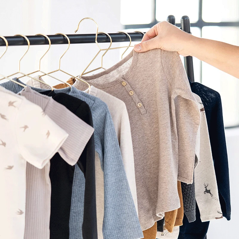 Hot sales Occident Style Metal Clothes Hangers Wholesale Factory Price Golden Color Anti Slip Hanger