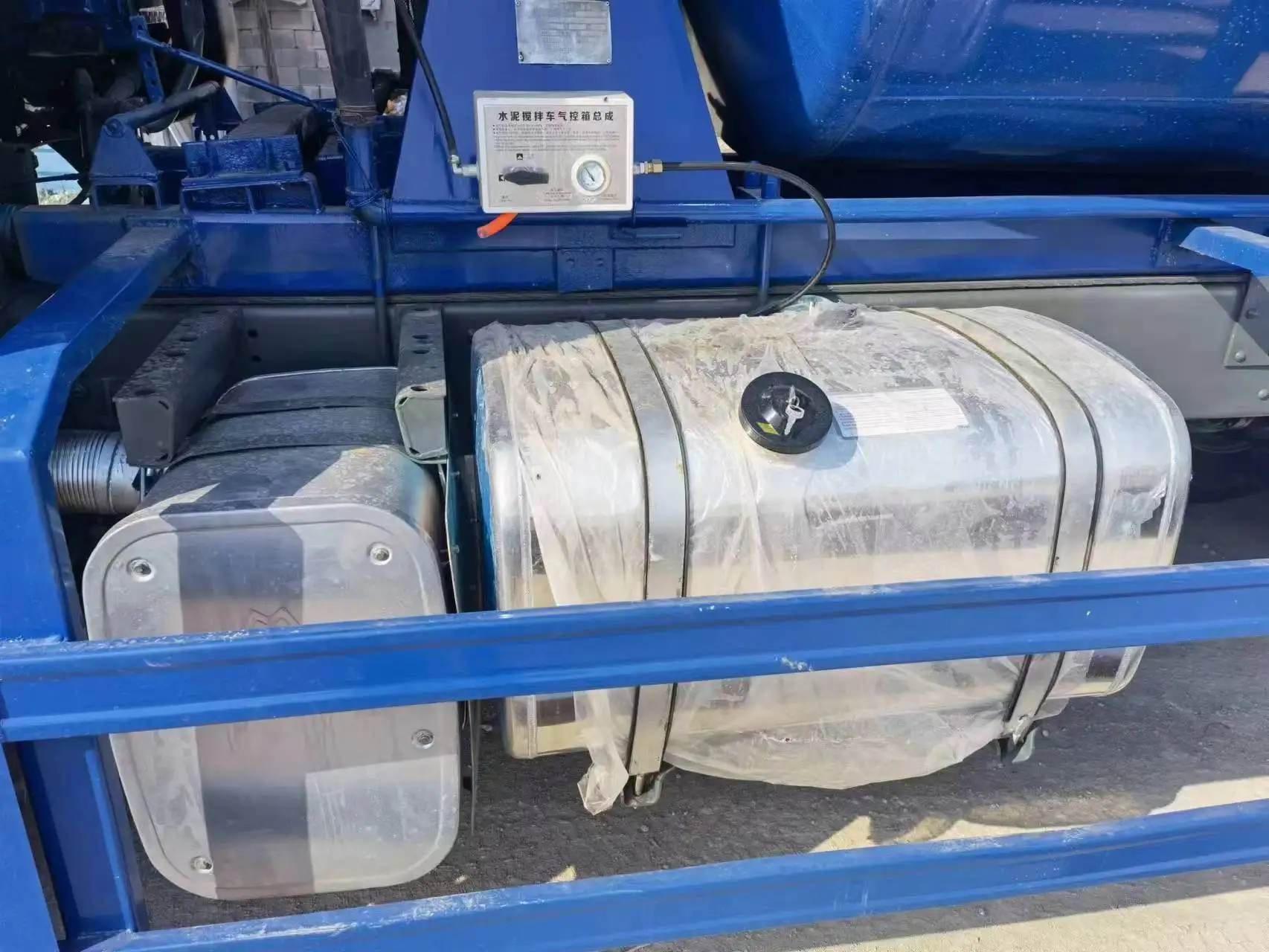 Sophisticated Technology Used HOWO 6 Cubic Yards Cement Concrete Cement Mixer Truck