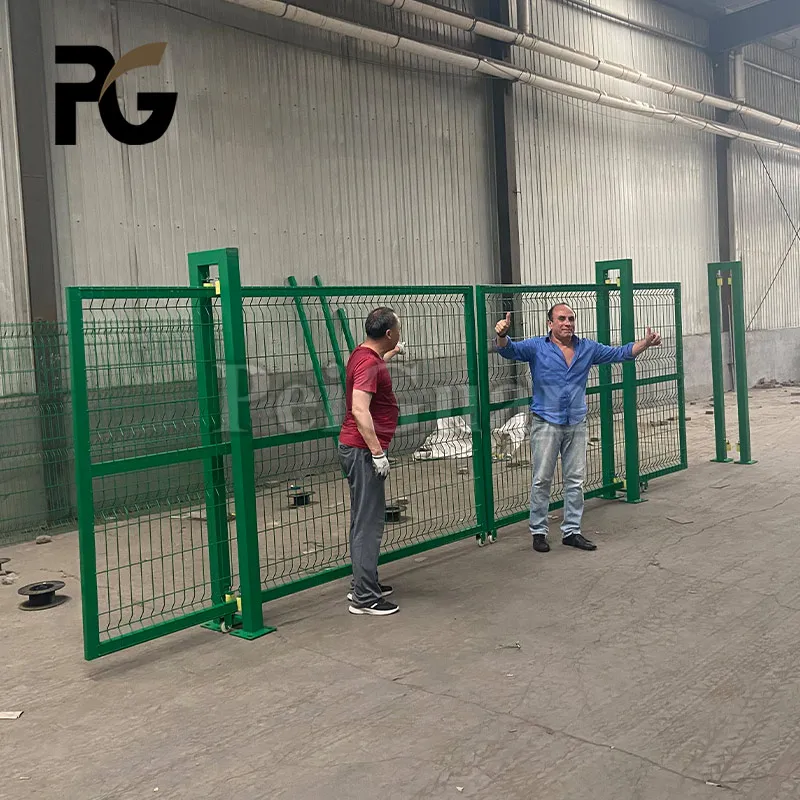 Easily Assembled 3D Welded Mesh Fence Panel Galvanized and Pvc Coating Green Triangle 3d