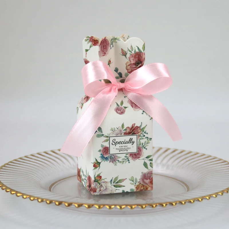Multi Color European Style Candy Box for Wedding Party Candy Chocolate Food Packing Kraft Paper Gift Box with Ribbon Wholesale