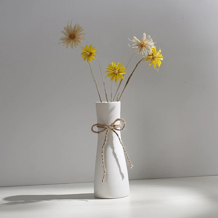 Wholesale 2022 New Rustic Nordic Modern Home Decorative Unique White Ceramic Flower Vases