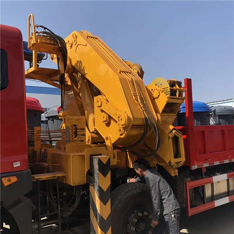 8x4 cargo truck with 20 tons hiab knuckle boom crane
