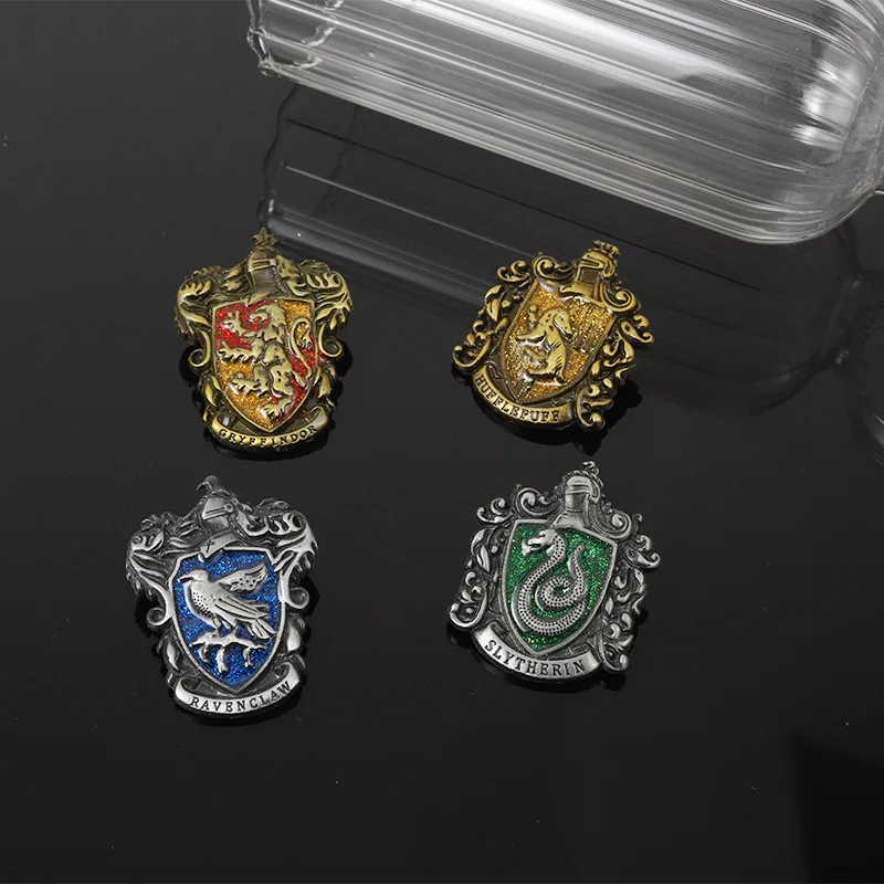 Wholesale New Arrivals Europe America Film Enamel Badge Metal Shield Emblem Pin Souvenirs Gifts
