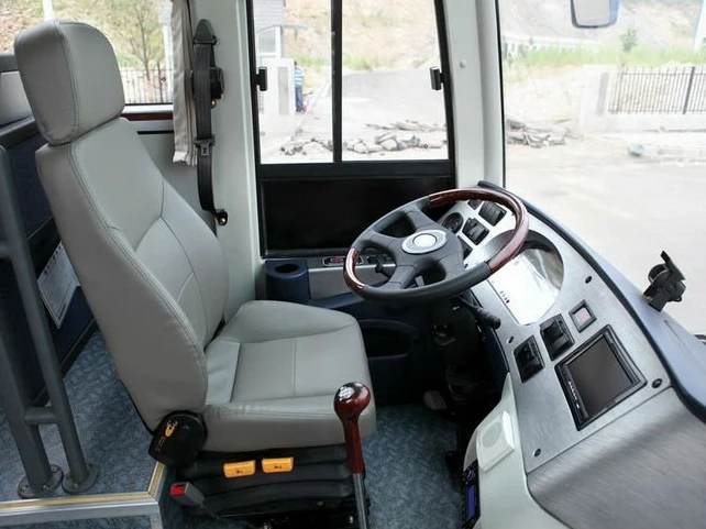 Hot sales in Africa country yutong 50 Seats used bus