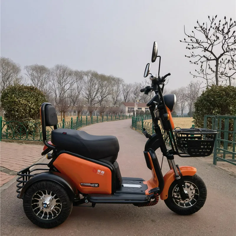  Маленький и изысканный трехколесный электрический скутер etrike для 3