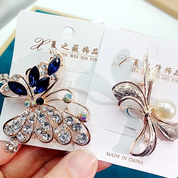 Wholesale High Quality Korean Diamond Pearl Butterfly Brooches Alloy Flowers Brooches Rhinestone