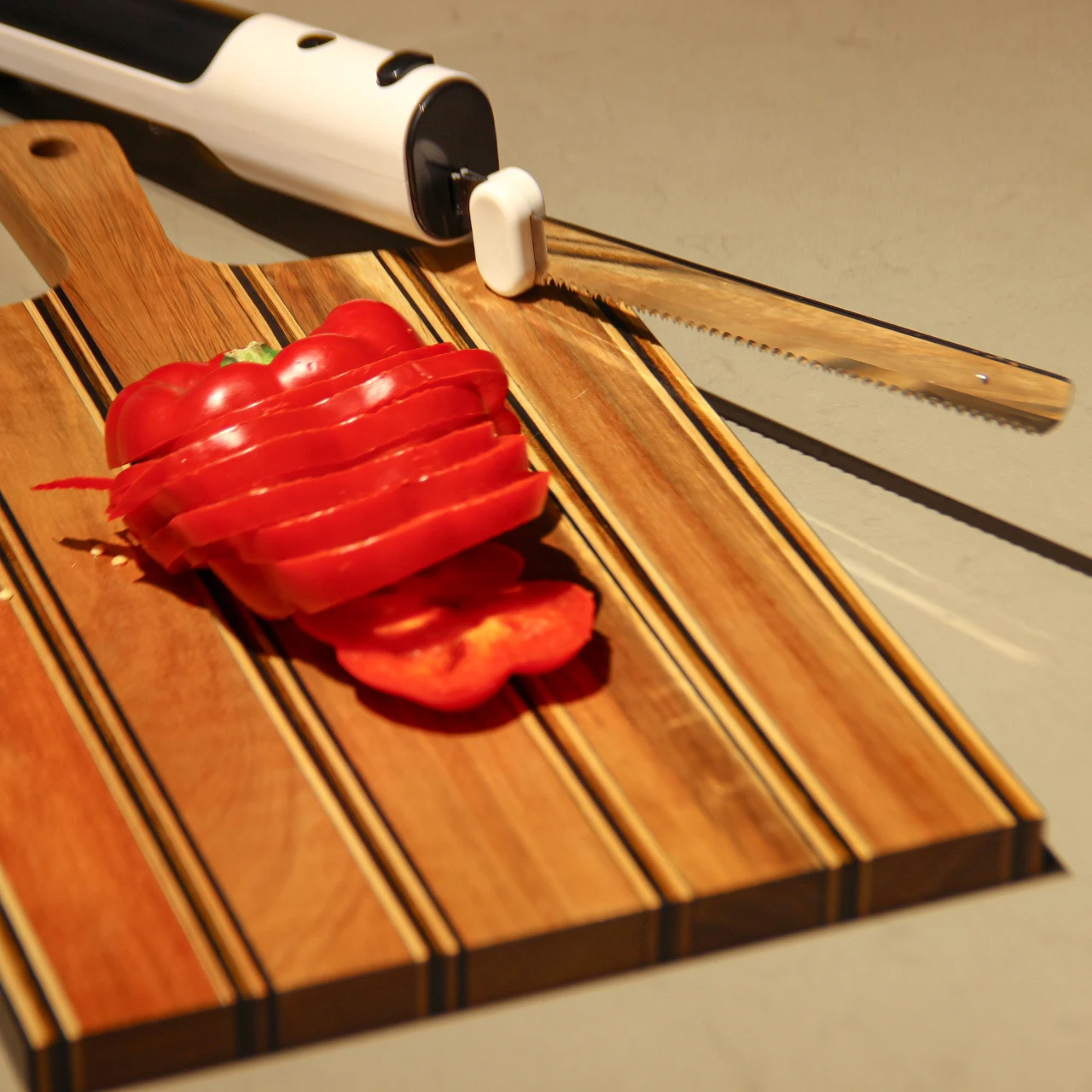 Cordless rechargeable Li battery Electric knife Electric cutting knife for meat cutting kitchen knife