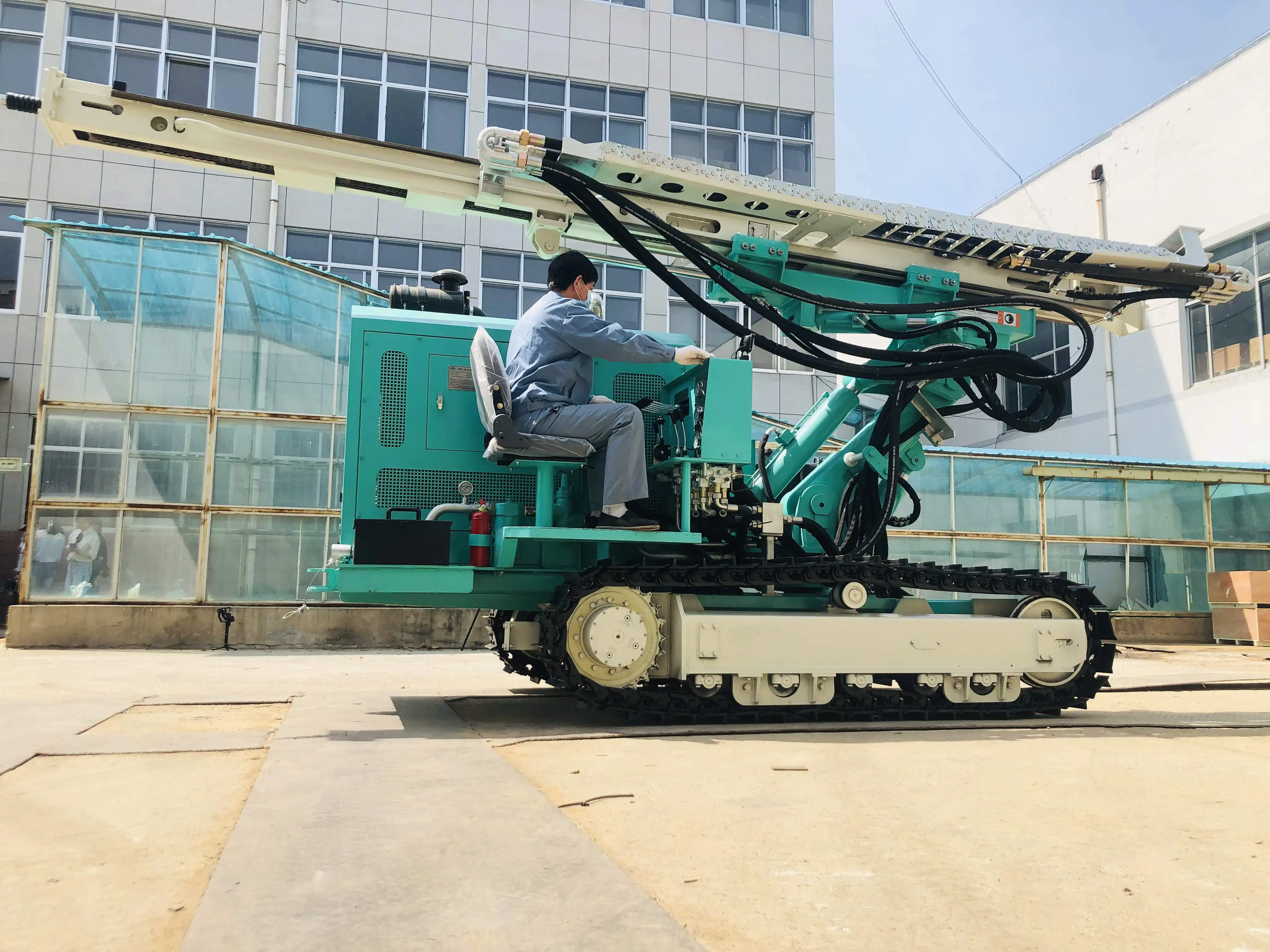sheet solar photovoltaic pile driver hydraulic ground screw pile driver excavator