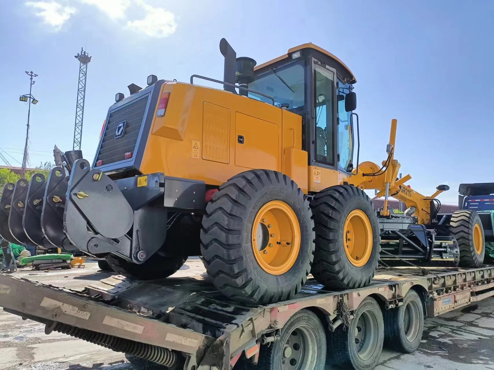 16.5 ton  215hp New Brand Motor Grader GR215 With Front Blade And Ripper Hot Sale In Mexico