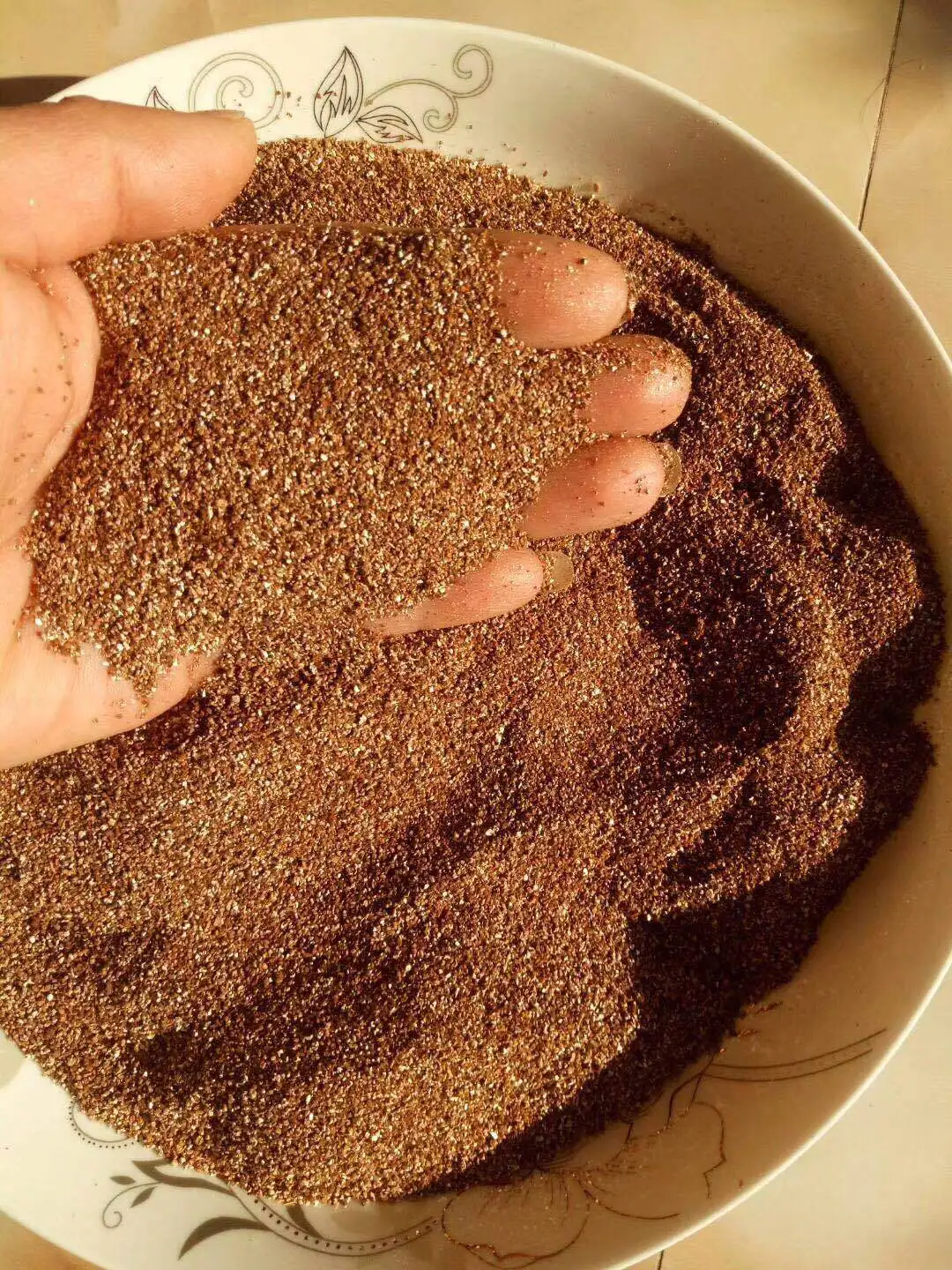 Agriculture Grade Golden Expanded Vermiculite For Gardening And Growing Seedlings
